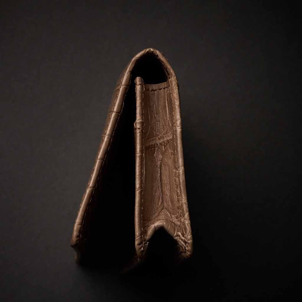   PREMIUM CROCO CARD CASE "EPIGRAPHIA"　Taupe