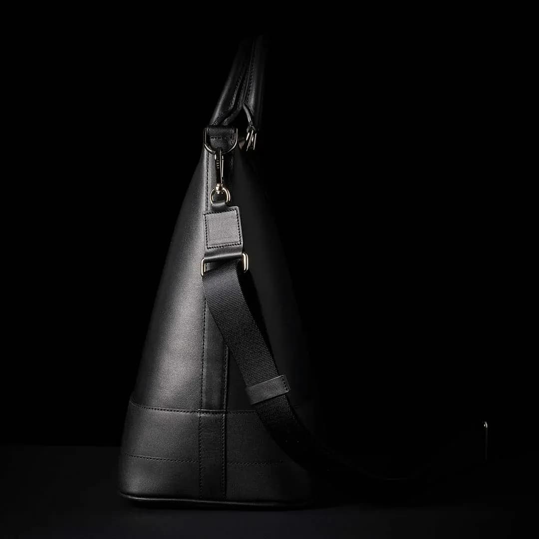 BONNIE VERTICAL TOTE - PM / RAPTO FLEX ブラック