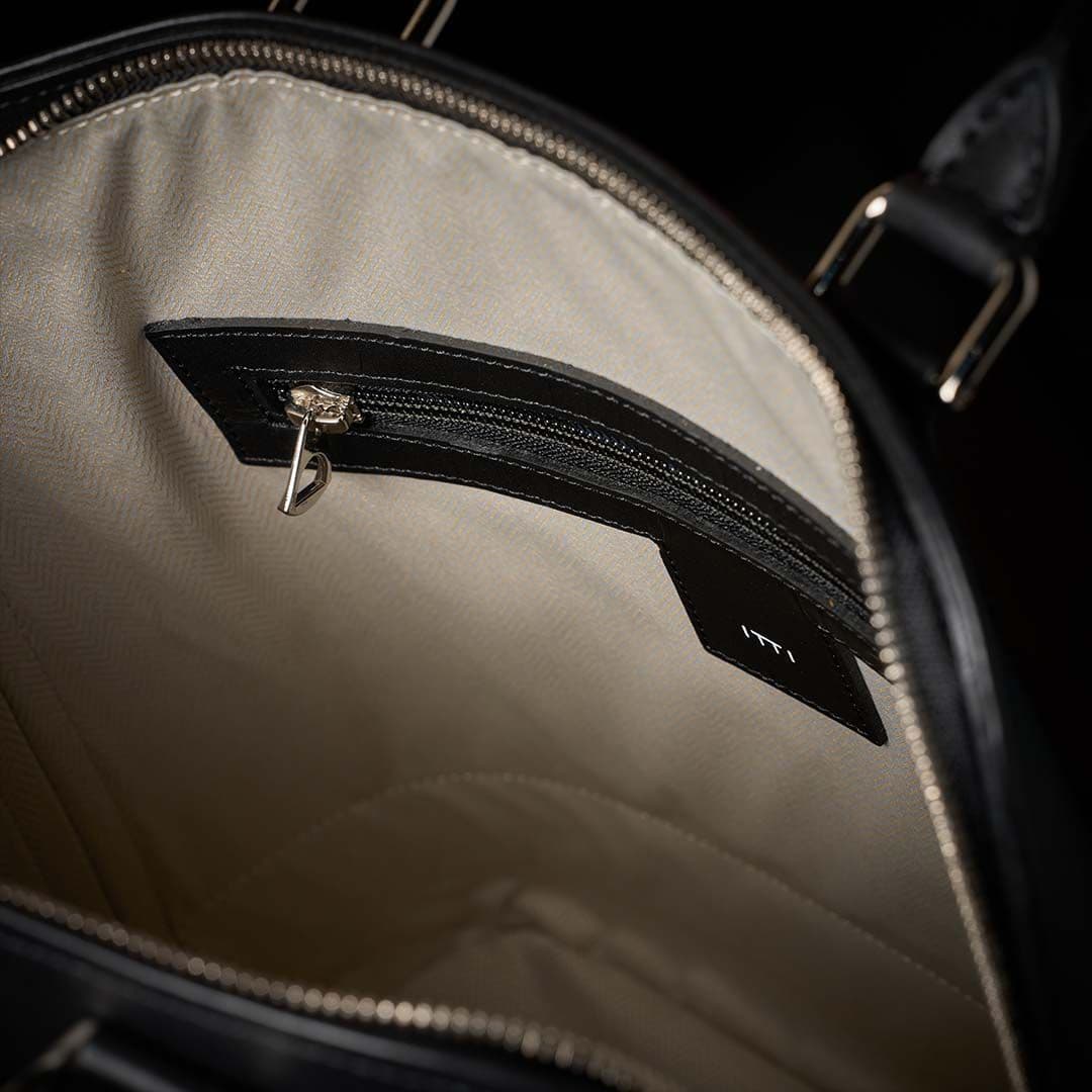 BONNIE VERTICAL TOTE - PM / RAPTO FLEX ブラック